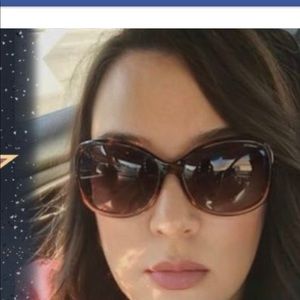 Meet your Posher, Dayna